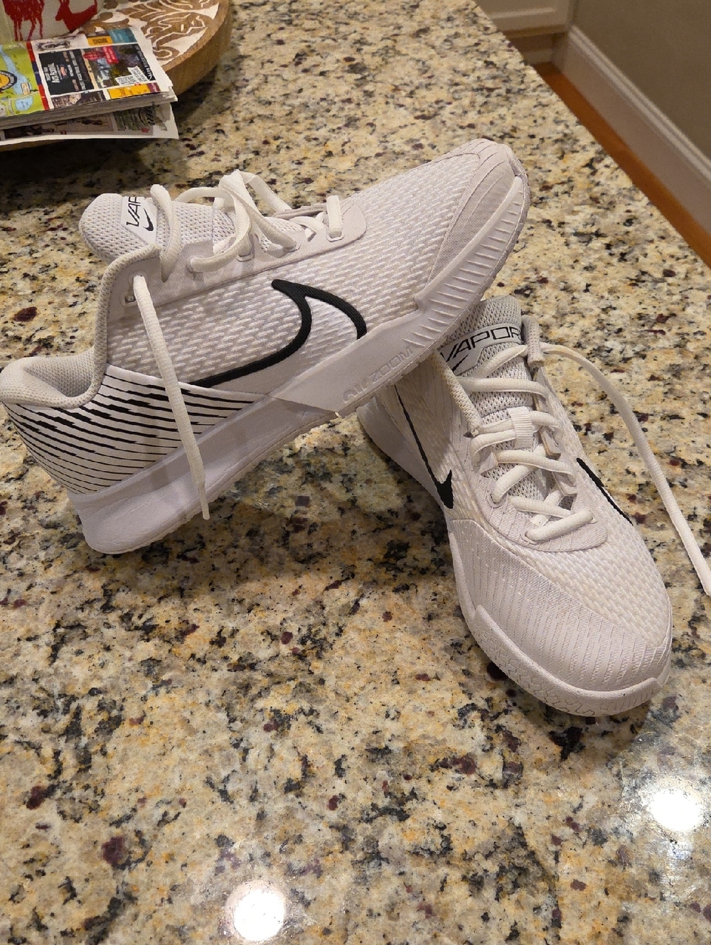 NikeCourt Air Zoom Vapor Pro 2 tennis shoes in a white and black Size 9.5 Women